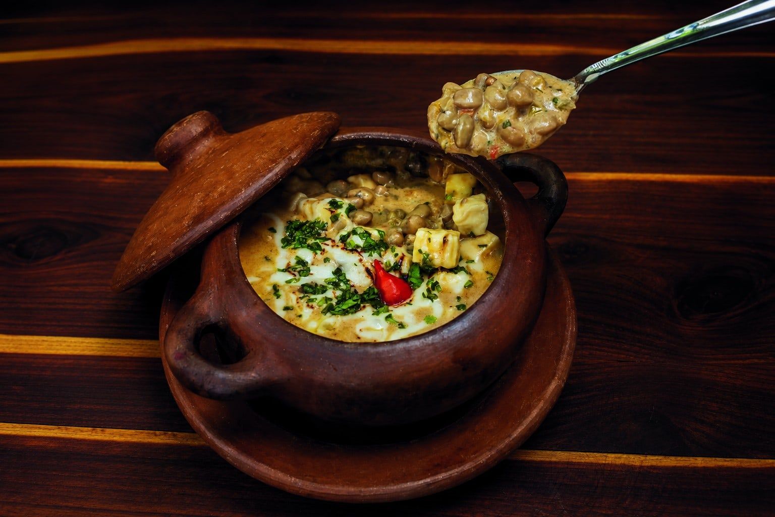 Frische Augenbohnen mit Krabben