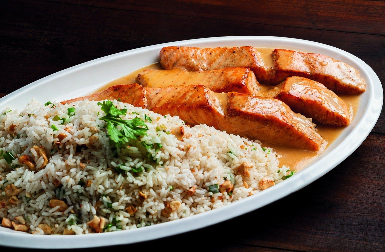 Lachsfilet in Maracujasoße
